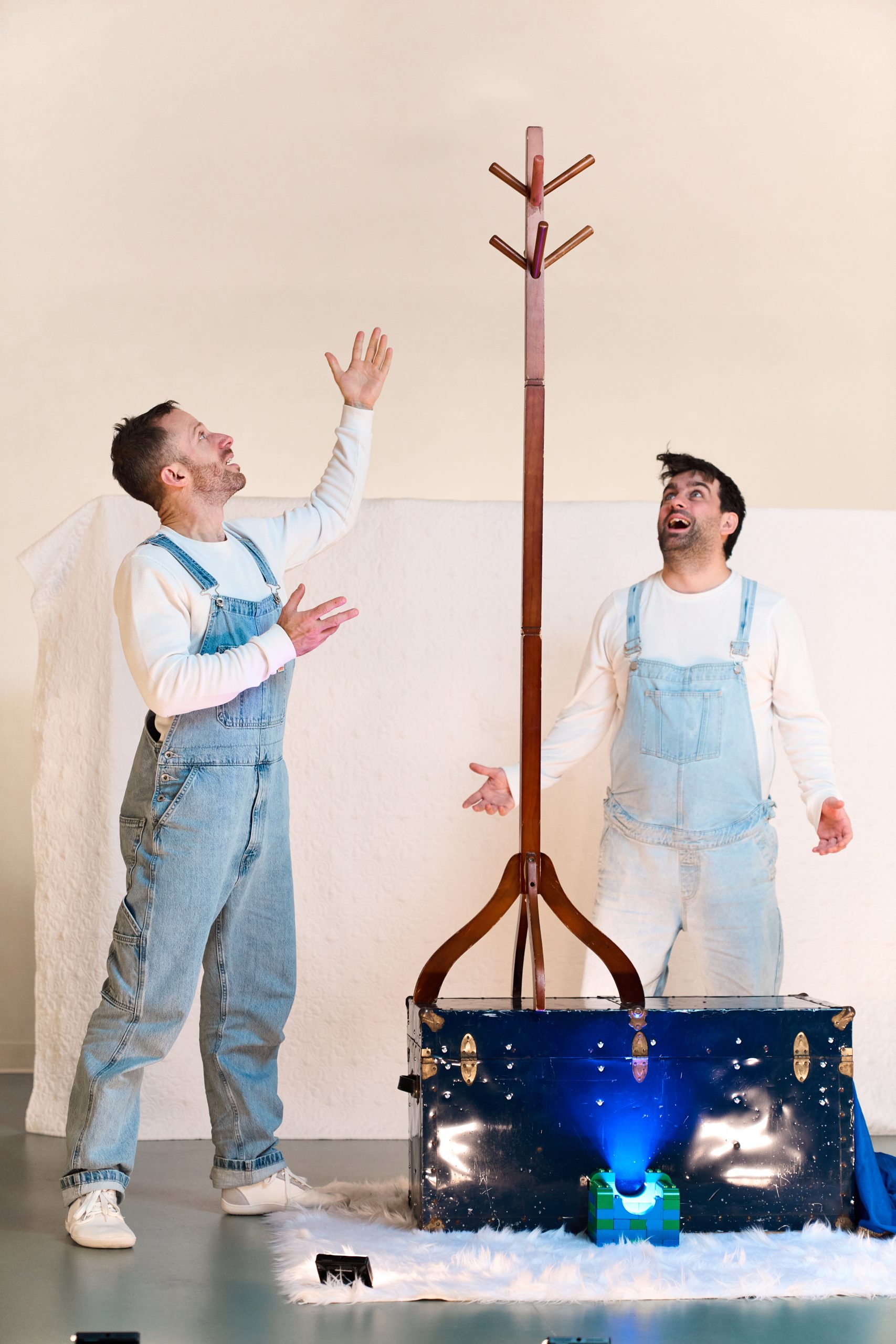 Spectacle Yggdrasil au Centre Sanaaq, avec les artistes Simon Fournier et Jonathan Hardy, Mise en scène Sandy Bessette